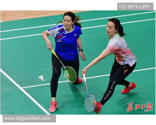 南京羽毛球队与广州羽毛球队赛后复盘力量对比与战术分析